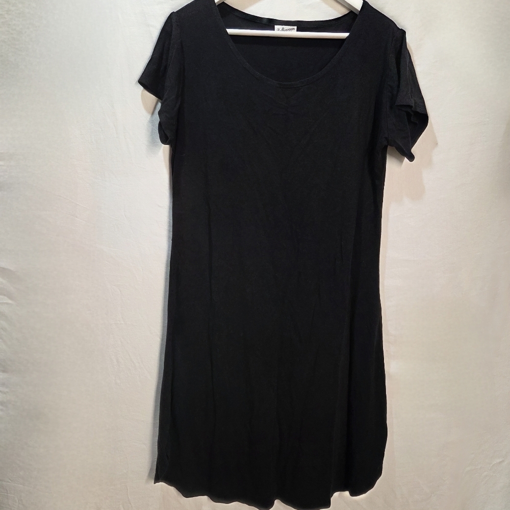 Canadian Bamboo Blend Black 2X Short Sleeve Midi Dress Minimalist Plus Sized